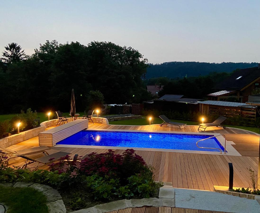 Landhaus Waltersdorf - Pool & Wellness باد سشاندو المظهر الخارجي الصورة